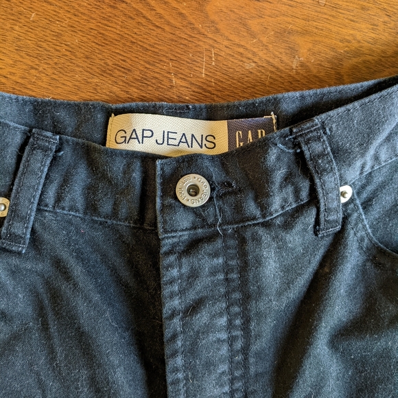GAP 90s Era Black Cotton Shorts - Picture 3 of 7